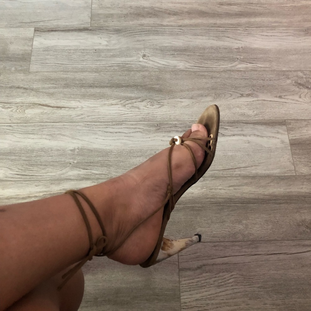 Dolce & Gabbana Brown Suede Leather Tie Up Sandals - Picture 8 of 8